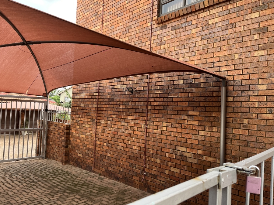 3 Bedroom Property for Sale in Safari Gardens North West